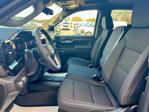 New 2026 GMC Sierra 1500 SLE image 13