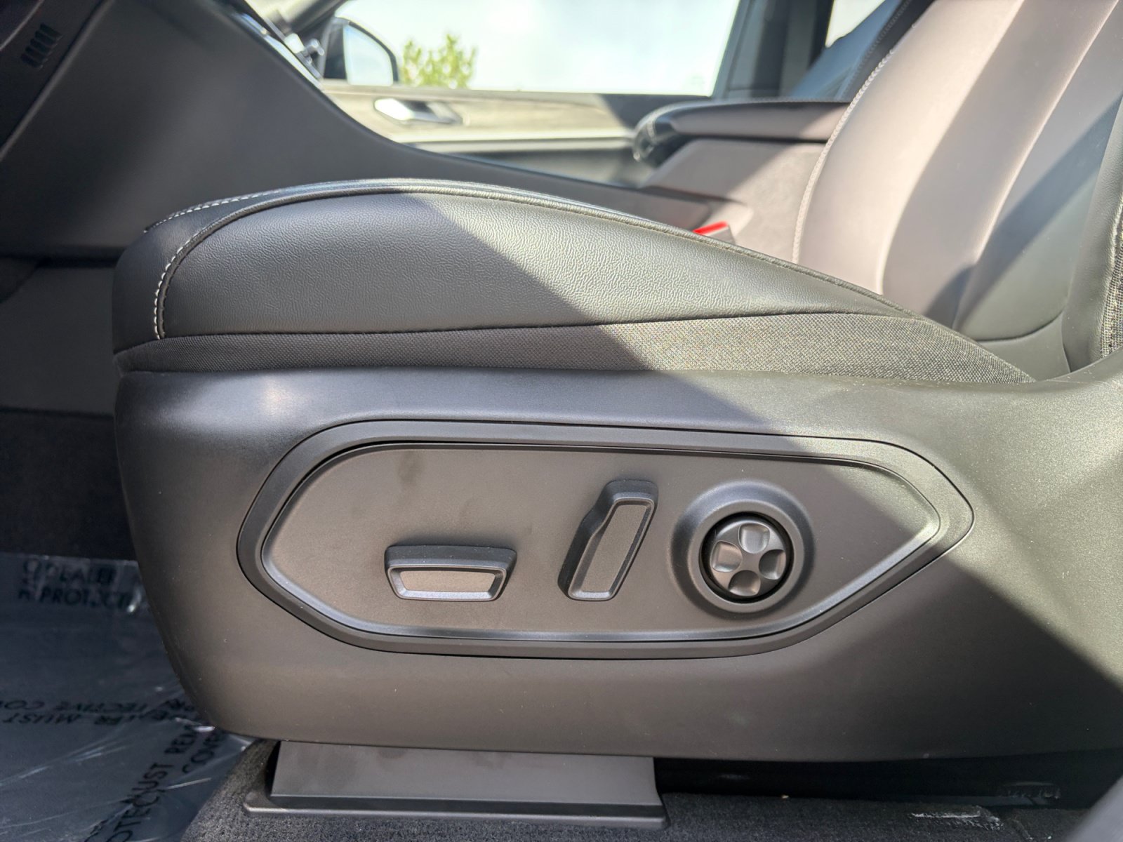 New 2026 Jeep Grand Cherokee Limited AWD/4WD image 18