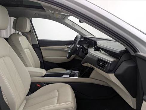 Used 2024 Audi Q8 e-tron Premium Plus w/ Premium Plus Package AWD/4WD image 23