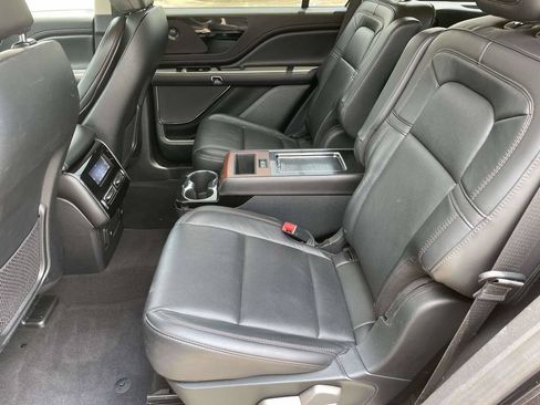Used 2022 Lincoln Aviator Reserve w/ Equipment Group 201A AWD/4WD image 12