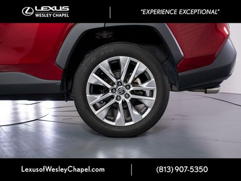 Used 2022 Toyota RAV4 Limited FWD image 11