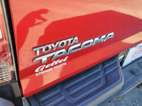 Used 2015 Toyota Tacoma PreRunner image 6