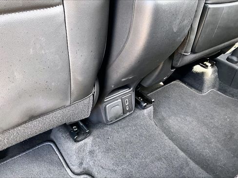 Used 2024 Chevrolet TrailBlazer RS w/ Convenience Package AWD/4WD image 42