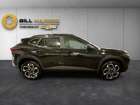 New 2026 Chevrolet Trax RS w/ Sunroof Package FWD image 10