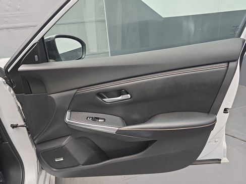 Used 2023 Nissan Sentra SR w/ SR Premium Package FWD image 46