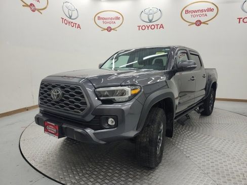 Used 2023 Toyota Tacoma TRD Off-Road image 2