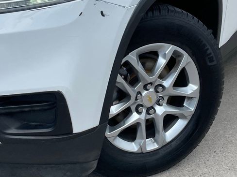 Used 2020 Chevrolet Traverse LS FWD image 8