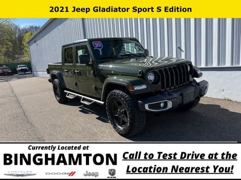 Used 2021 Jeep Gladiator Sport AWD/4WD image 2