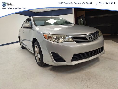 Used 2012 Toyota Camry FWD image 9