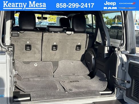 Used 2023 Jeep Wrangler Unlimited Sahara image 13