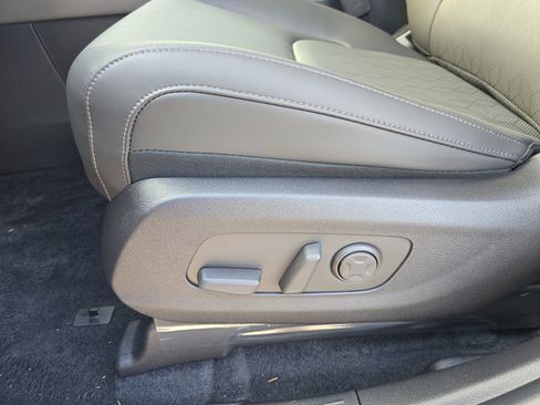 New 2026 Kia Carnival EX FWD image 22