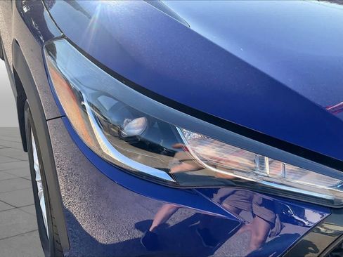 Used 2025 Toyota Corolla Cross LE FWD image 27