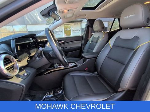 Used 2024 Chevrolet Trax ACTIV w/ Sunroof Package FWD image 20