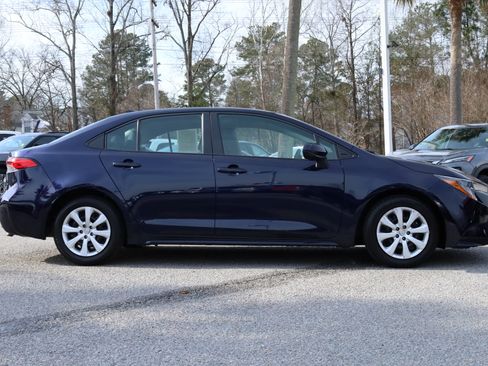 Used 2024 Toyota Corolla LE image 6