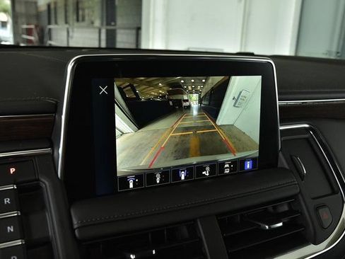 Used 2024 Chevrolet Suburban High Country AWD/4WD image 30