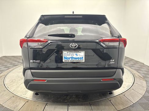 Used 2025 Toyota RAV4 LE AWD/4WD image 15