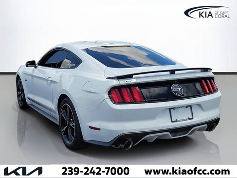 Used 2016 Ford Mustang GT Premium RWD image 4