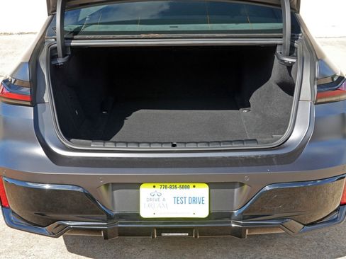 Used 2023 BMW i7 xDrive60 AWD/4WD image 10