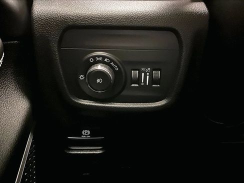 Used 2021 Jeep Grand Cherokee L Limited AWD/4WD image 15