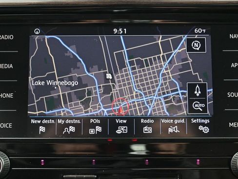 Used 2022 Volkswagen Passat 2.0T image 21