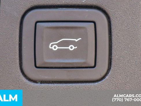 Used 2025 Cadillac XT4 Premium Luxury FWD image 23