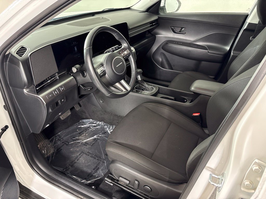 Used 2025 Hyundai Kona SEL FWD image 27