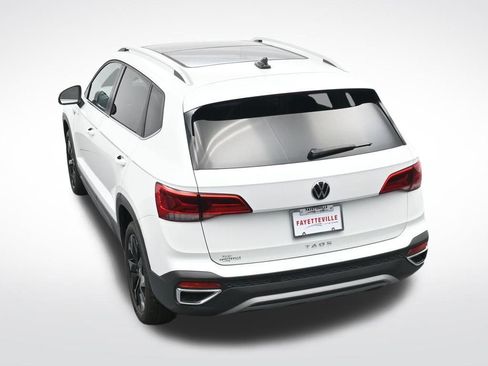 Used 2024 Volkswagen Taos SE image 27