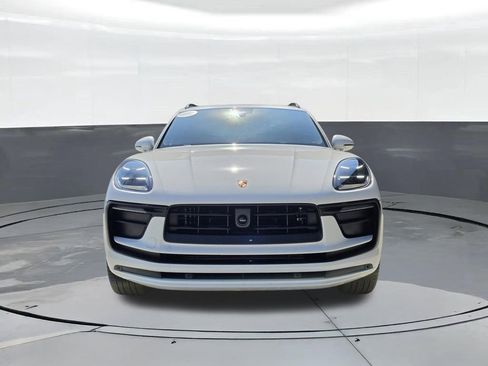 Certified 2025 Porsche Macan Turbo AWD/4WD image 9