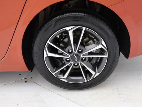 Used 2023 Kia Forte LXS image 9