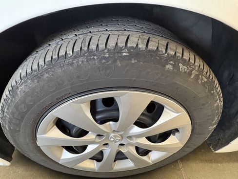 Used 2025 Toyota Corolla LE FWD image 12