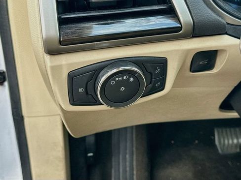 Used 2015 Ford Fusion SE w/ Equipment Group 202A FWD image 15