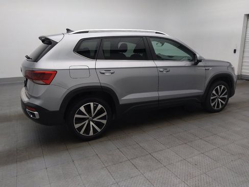 Used 2023 Volkswagen Taos SE w/ Panoramic Sunroof Package FWD image 10