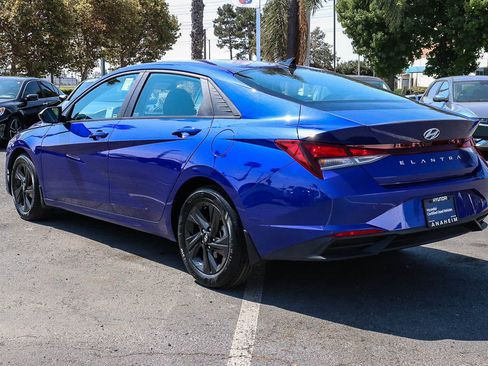Used 2023 Hyundai Elantra SEL FWD image 9