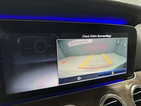 Used 2019 Mercedes-Benz E 300 4MATIC image 24