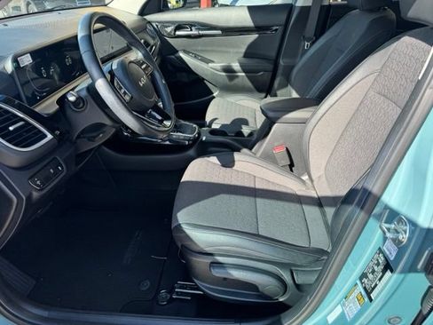 Certified 2025 Kia Seltos S AWD/4WD image 21