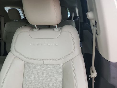 Used 2020 Ford Explorer Platinum w/ Premium Technology Package AWD/4WD image 11