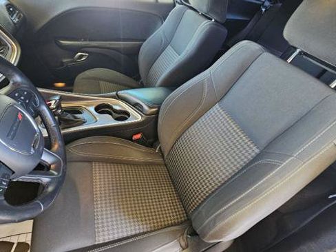 Used 2019 Dodge Challenger SXT RWD image 35