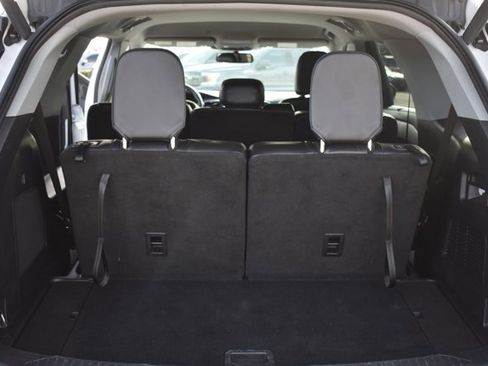 Used 2023 Ford Explorer Limited image 16