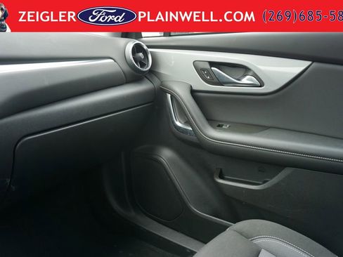 Used 2024 Chevrolet Blazer LT w/ Convenience Package FWD image 32