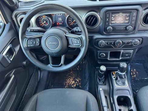 Used 2018 Jeep Wrangler Sport AWD/4WD image 13