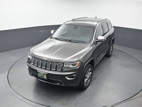 Used 2019 Jeep Grand Cherokee Overland AWD/4WD image 36