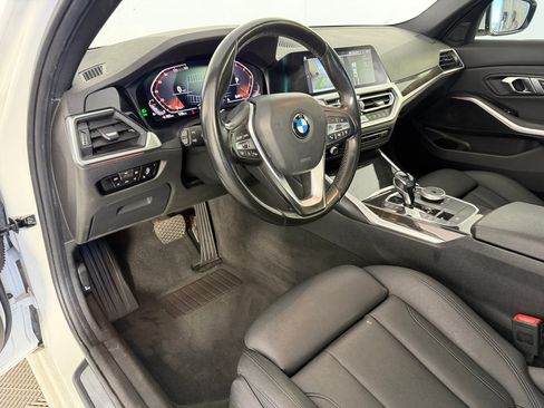 Used 2021 BMW 330i Sedan w/ Convenience Package RWD image 4