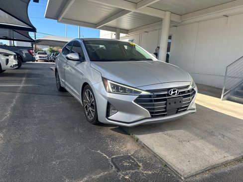 Used 2020 Hyundai Elantra Limited w/ Ultimate Package 03 FWD image 3