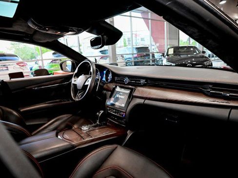 Used 2018 Maserati Quattroporte S GranLusso Q4 AWD/4WD image 24