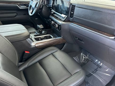 Used 2025 GMC Sierra 1500 Elevation w/ Elevation Premium Package AWD/4WD image 19