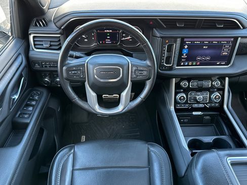 Used 2021 GMC Yukon Denali image 16