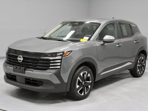 Certified 2025 Nissan Kicks SV AWD/4WD image 7