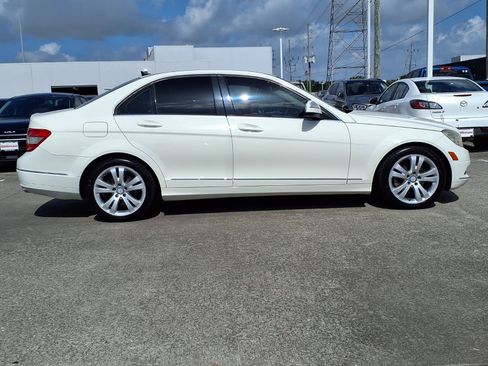 Used 2009 Mercedes-Benz C 300 Sedan image 27