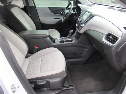 Used 2018 Chevrolet Equinox LT FWD image 10