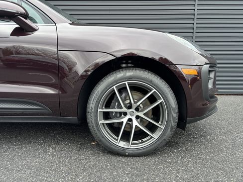 New 2026 Porsche Macan AWD/4WD image 9